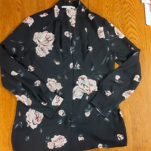 Black blouse printed floral pattern